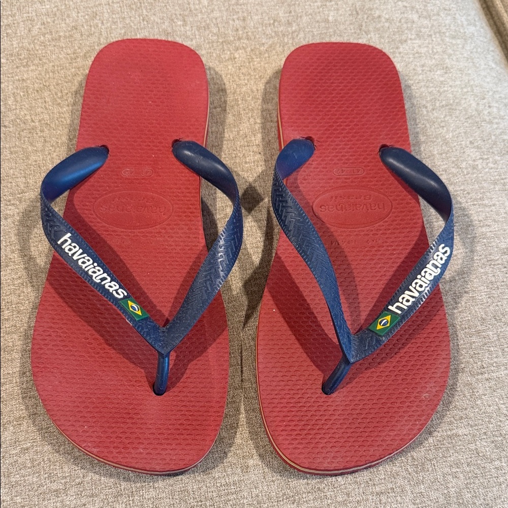 Havaianas Maroon and Navy Flip Flops